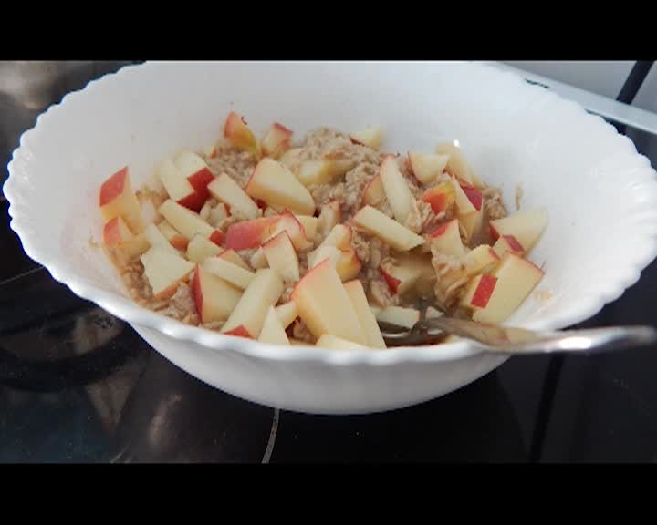 добавляют ли в кашу соль. Porridge геркулес. соленая каша. красноярск манка. поридж с распберри.