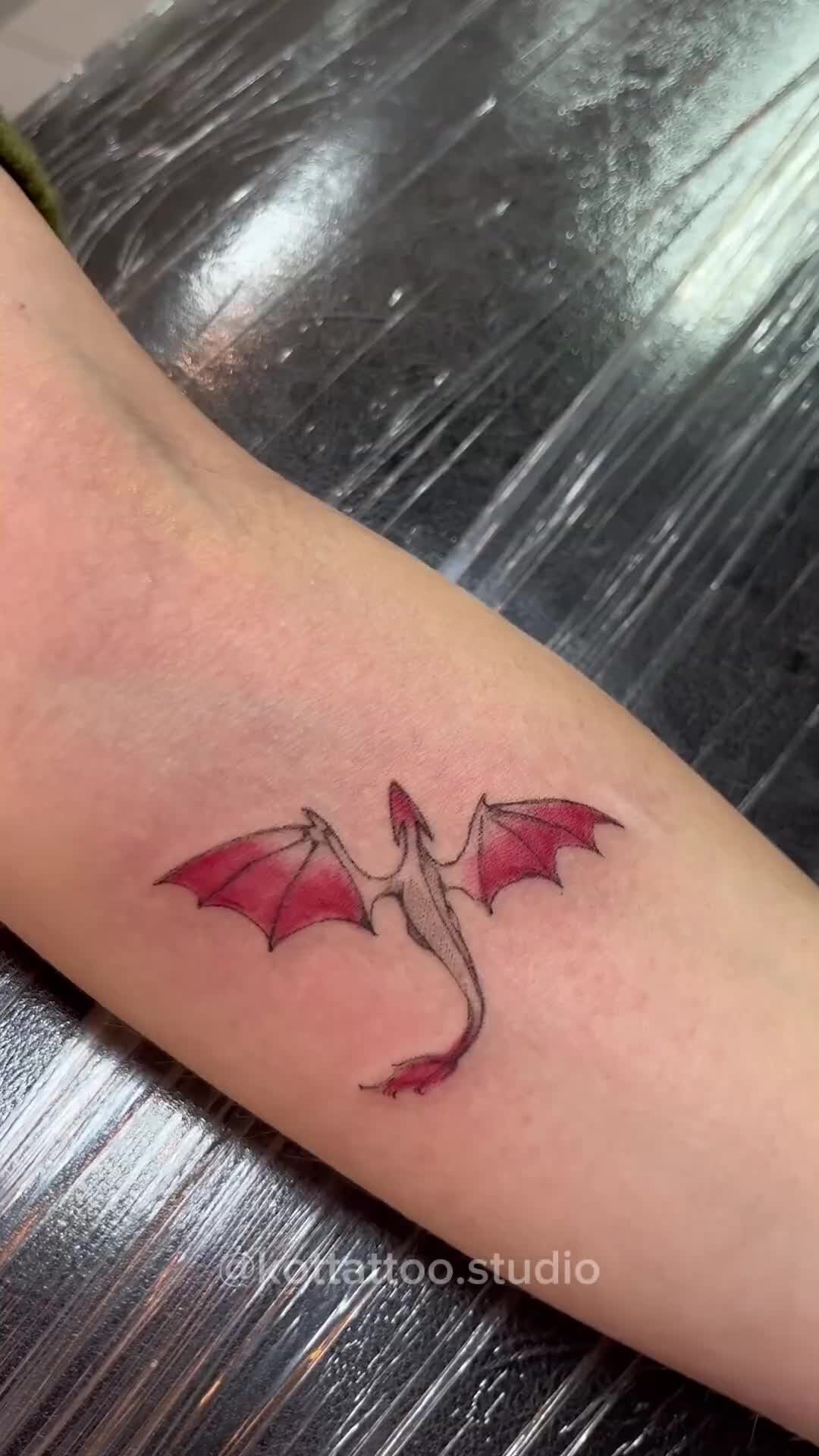 Как выбрать эскиз татуировки дракона?