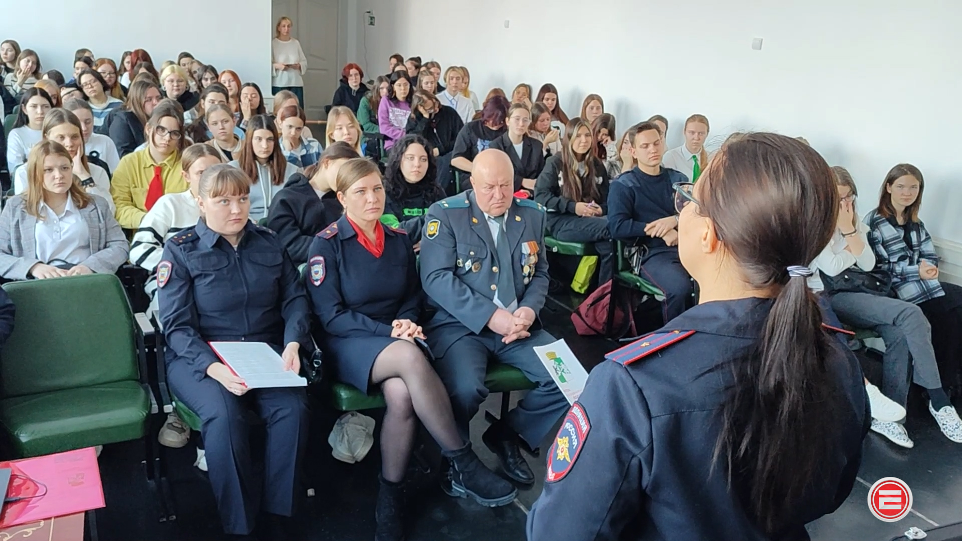 Начальник омвд крылатское. Форма патрульно постовой службы полиции. Охрана общественного порядка участковым уполномоченным полиции. Охрана общественного порядка участковым уполномоченным полиции. Ппс бирюлево восточное.