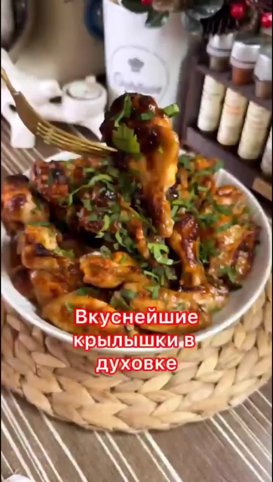 чем проще тем вкуснее. дети и сладкое. кухня иллюстрация. необычные ягоды. крем для бисквитного теста.