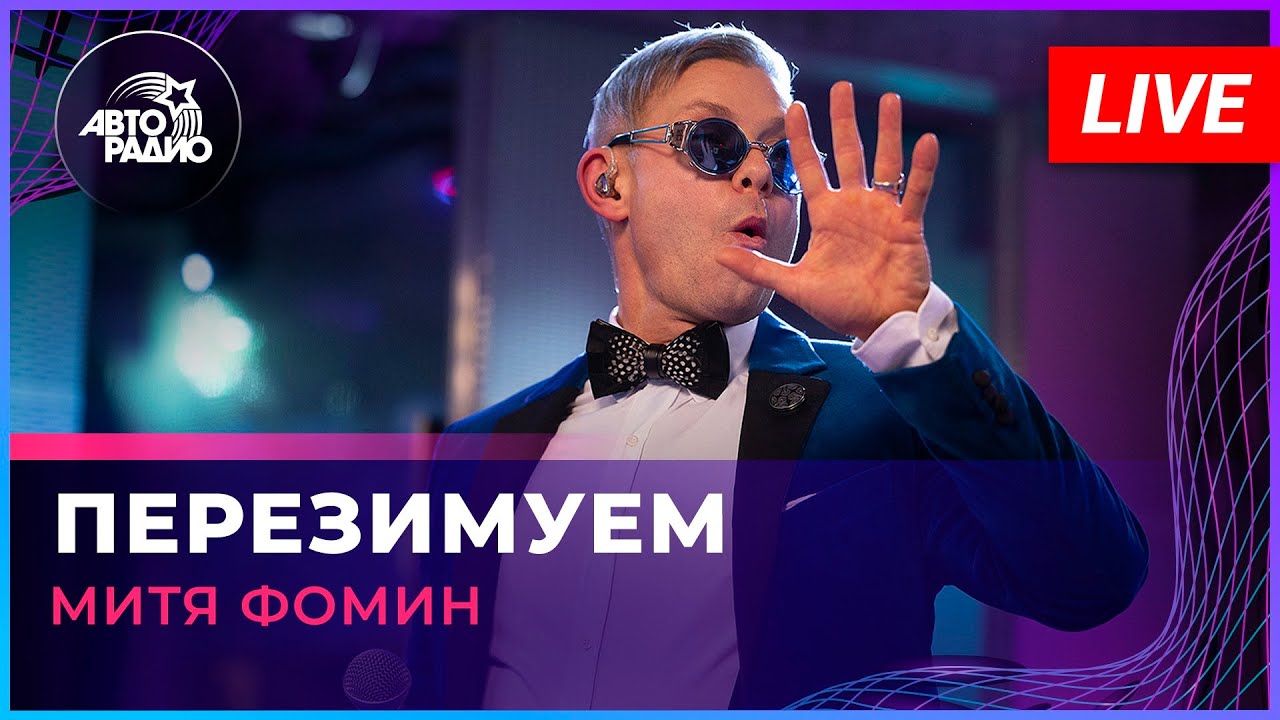 Прослушивание фонограмм. Криминалистическая фоноскопия. Прослушивание фонограмм. Девушка поет в студии. Девушка поет в студии.