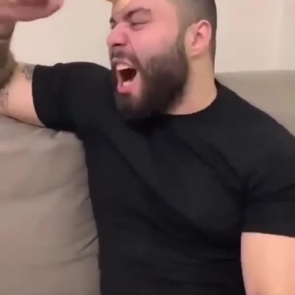 плохой плохой друг. демотиваторы про плохих друзей. дружить это плохо. цитаты про дружбу. друг плохой друг.