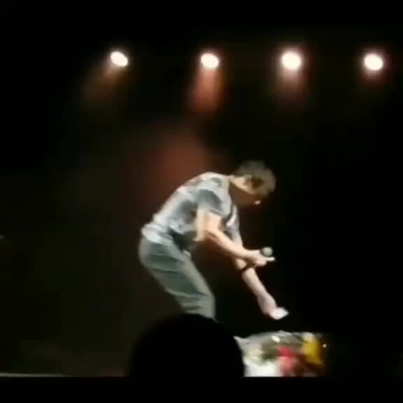 шатунов не обижайся на меня текст. юрий шатунов 1993. шатунов рядом с ней. юрий васильевич шатунов 2001. юрий шатунов в 15.