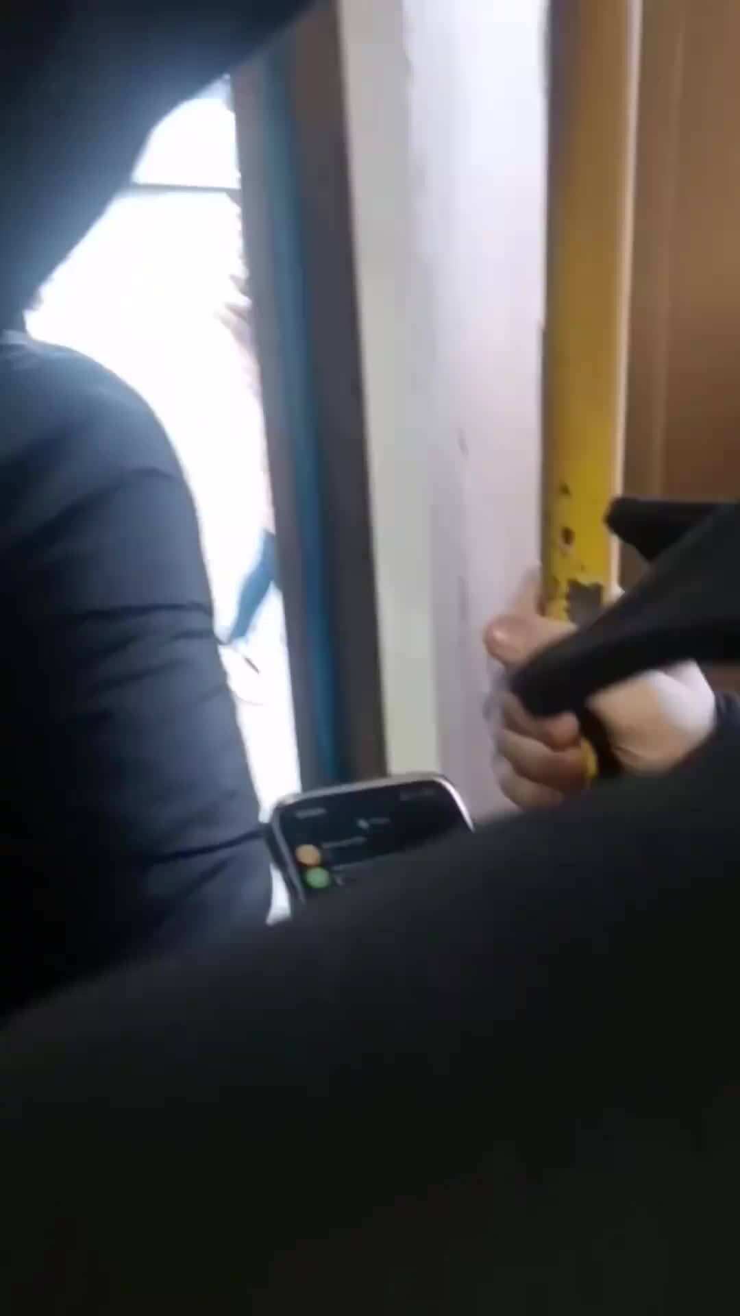 Типичный водила. Приколы про общественный транспорт. Типичный водитель автобуса. Маршрутка прикол. Маршрутка прикол.