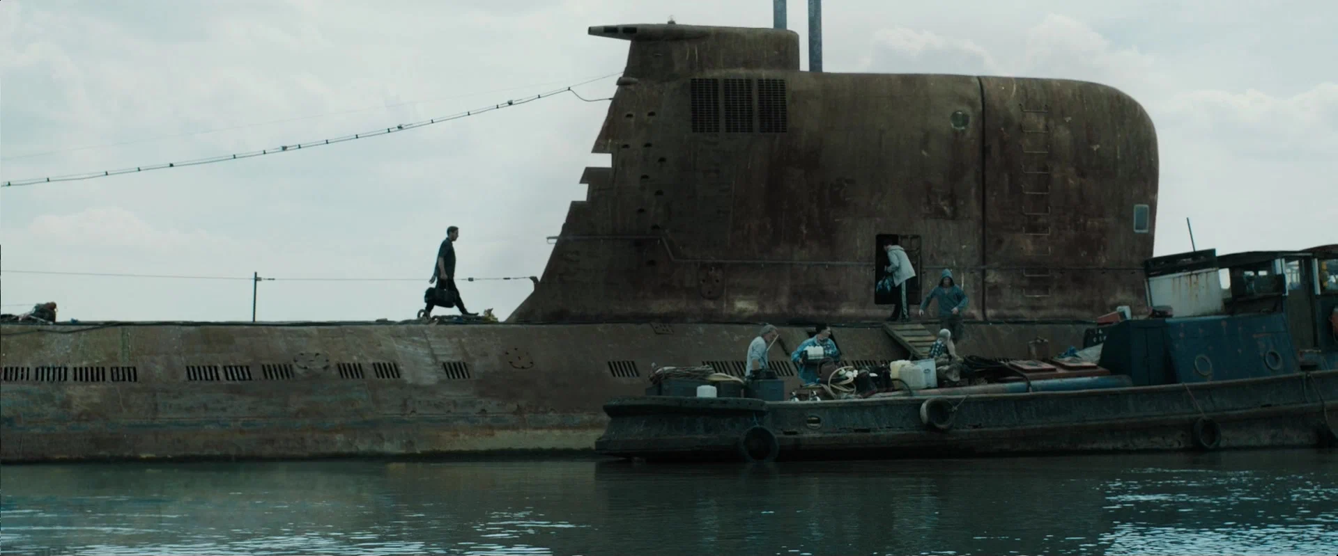 Чёрное море фильм 2014. Подводная лодка фильм с Джудом Лоу. Фантомас подводная лодка. Фантомас на подводной лодке.