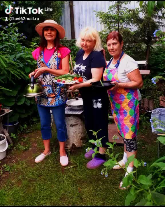 люблю чай. панда в африке. чайная пьяница панда. люблю чай как панда любит текст. китайский чай с пандой на упаковке.