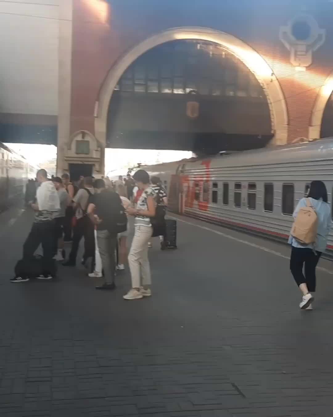 Поезд москва нальчик расписание. Поезд 152а москва санкт-петербург. Поезд 18 прибытие в москву. Поезд 018 карелия. Поезд 18 прибытие в москву.