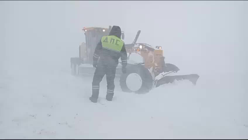 Игра empire earth 5. Три дороги. Дороже земли 2. Фильм появилась вторая земля. На распутье двух дорог.