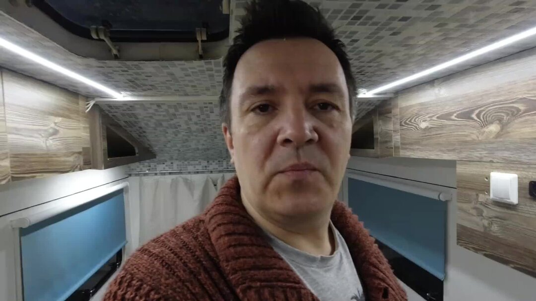 Построил комфортабельный "автодом" из старого прицепа. Финальный ...