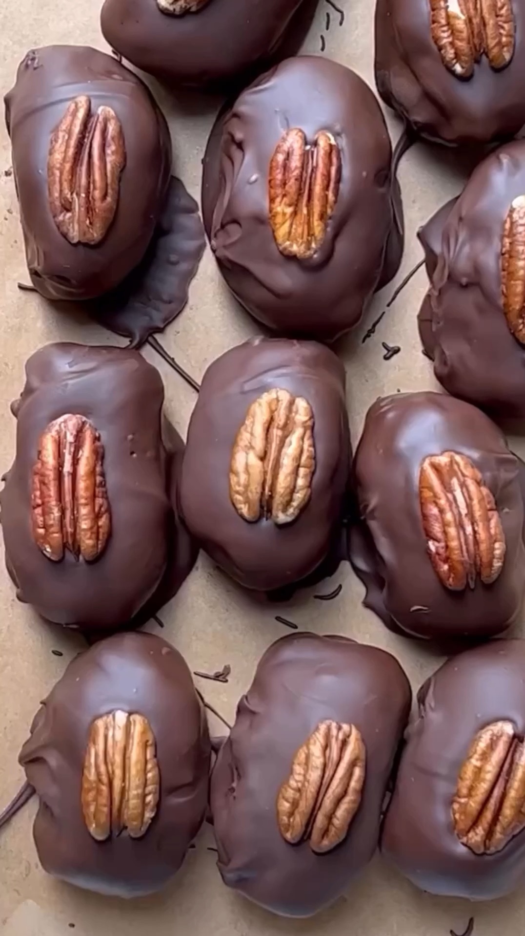 финики халиф. сорт фиников деглет нур.