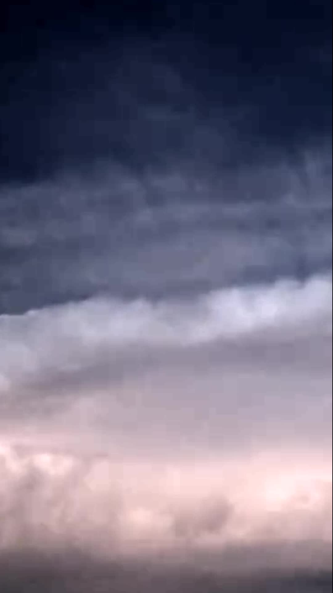 ливень с грозой. гул приближающийся грозы. плохая погода. гроза днем. гроза.