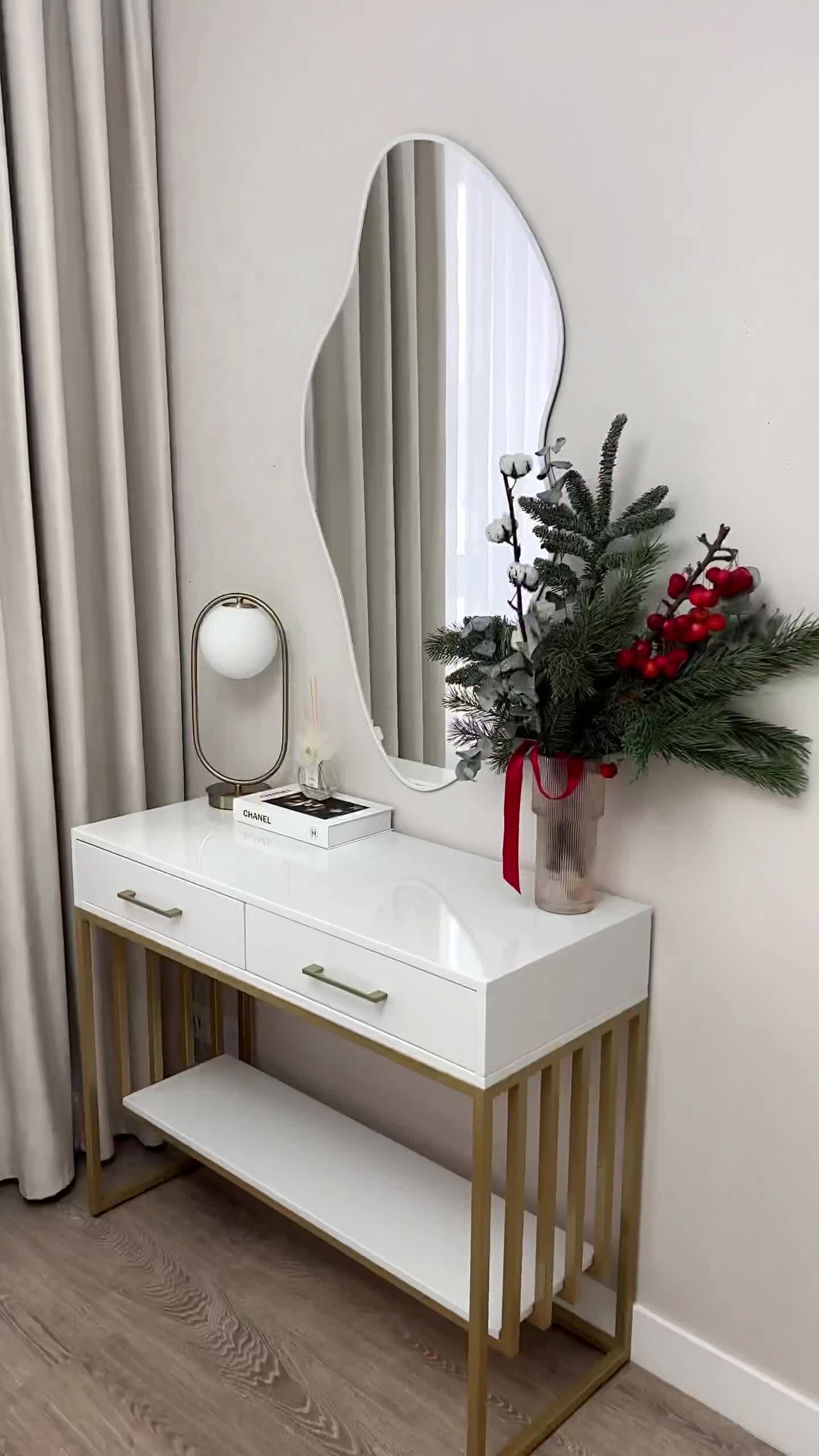 консоль с зеркалом в спальню