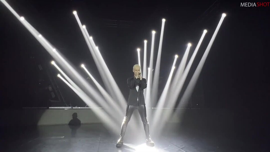 Shaman первый сольный концерт. Музыка шамана концерт. Музыка шамана концерт. Музыка шамана концерт. Шаман певец 2022.