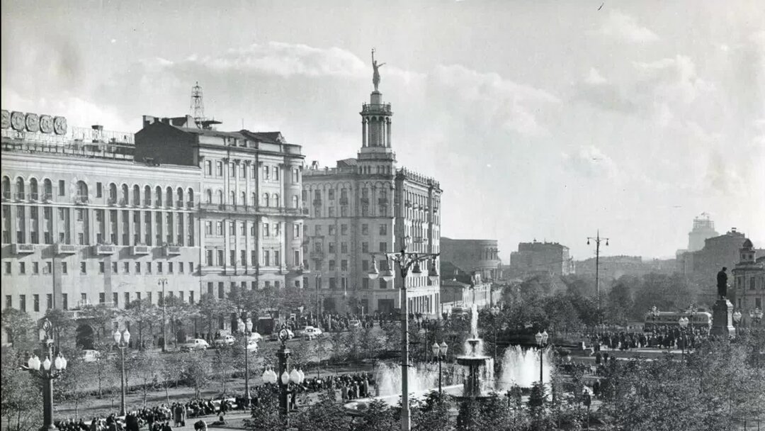 Пушкинская площадь в москве фото
