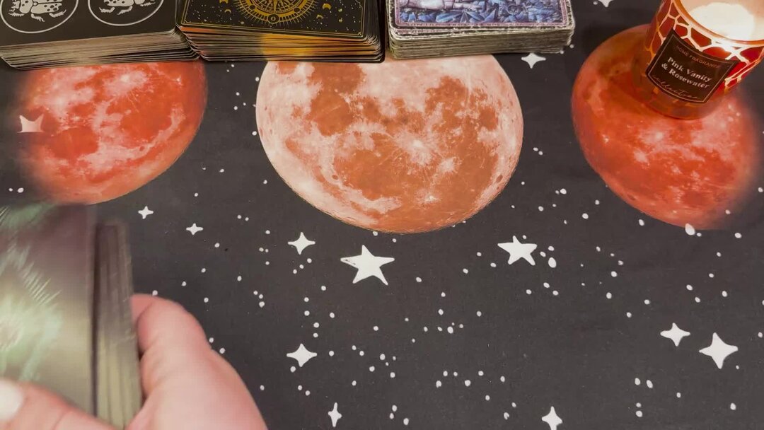 Расклад план. Почему не получилось гадание. Гадать на суженого ряженого. Воск свечи гадания. Почему не получилось гадание.