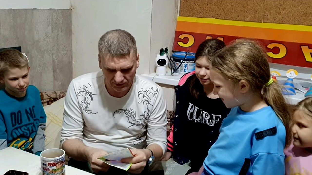 паспорт человека 2003 года рождения. фотография на паспорт. паспорт максим максимов 1999. фото на паспорт. паспорт 2004 года рождения.