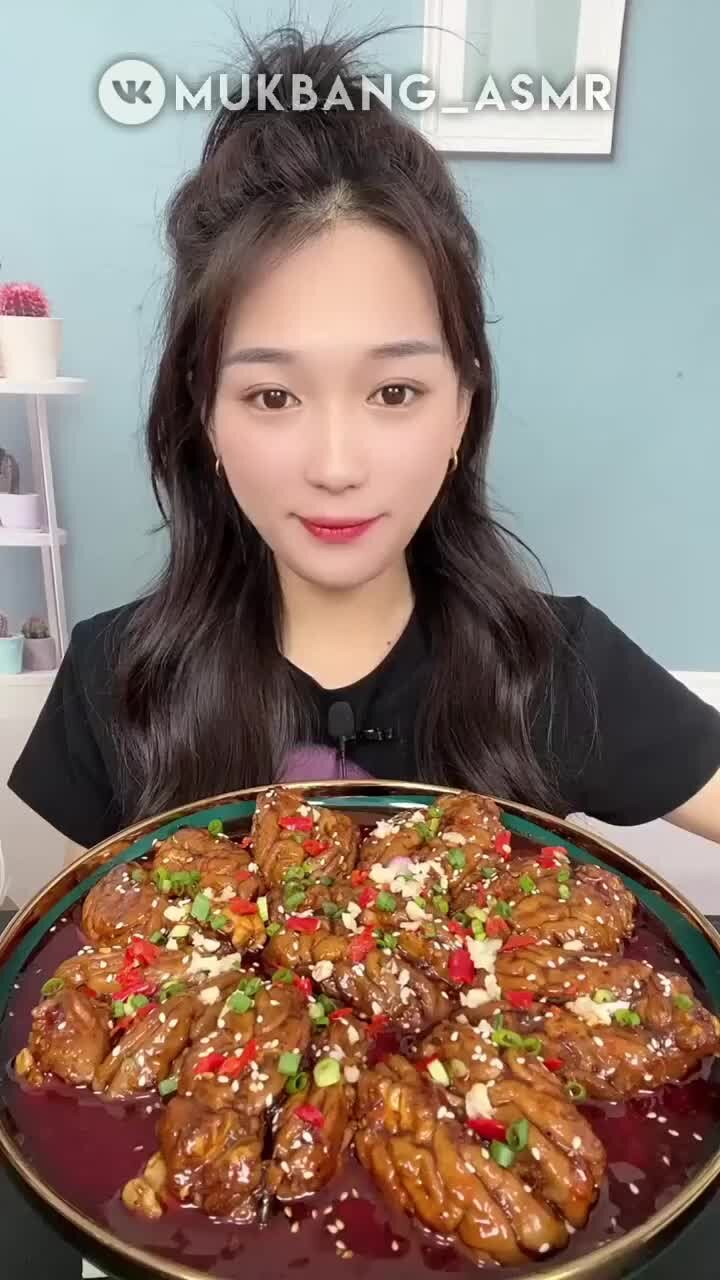 Mukbang / Мокпан / Мокбан / Мукбанг/ ASMR | Китаянка ест свиные мозги  Mukbang Мокпан Мокбан Мукбанг ASMR | Дзен