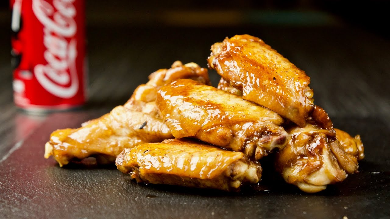 Крылышки в кока коле. Chicken week. Курочка запеченная в духовке. Чикен купоны ланч. Курица в духовке набутвлке.