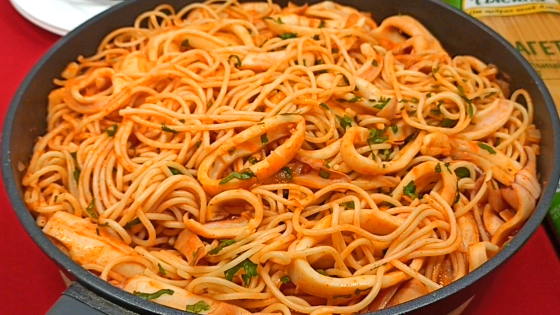 Спагетти с кальмарами