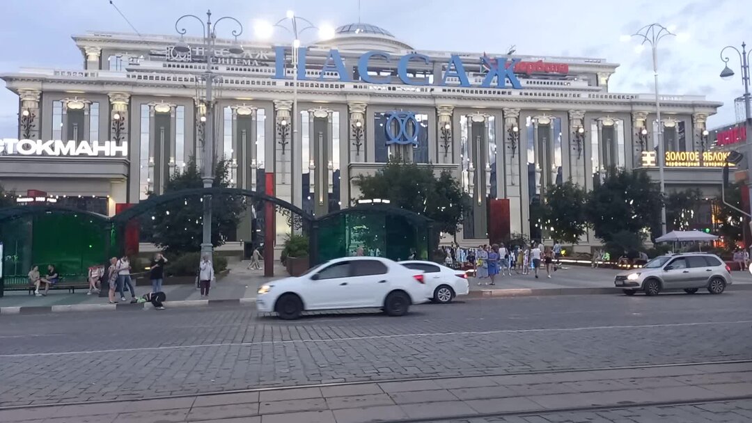 пассаж екатеринбург 2023. пассаж екатеринбург 2023. пассаж екатеринбург магазины. вайнера. тц пассаж екатеринбург.