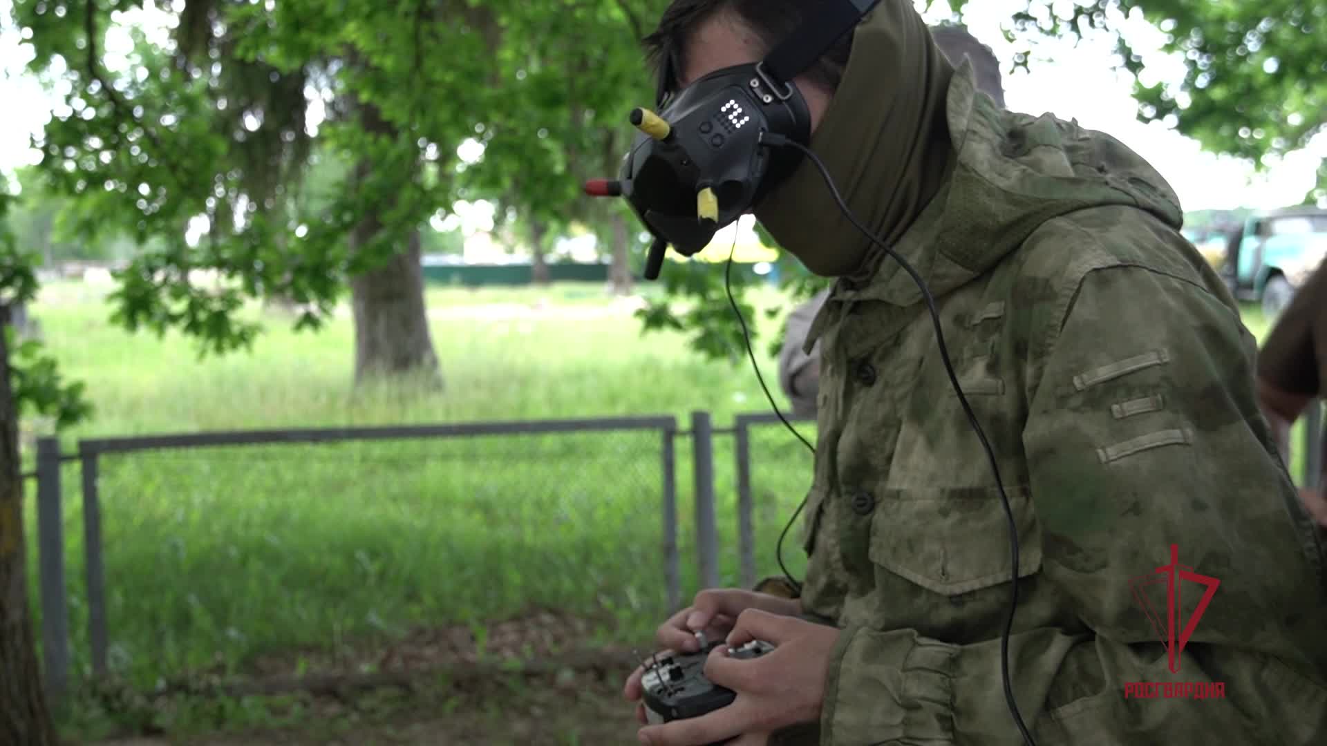 * квадрокоптеры бпла военные. операторы дронов камикадзе. операторы дронов камикадзе. беспилотные летательные аппараты камикадзе. квадрокоптеры для разведки.