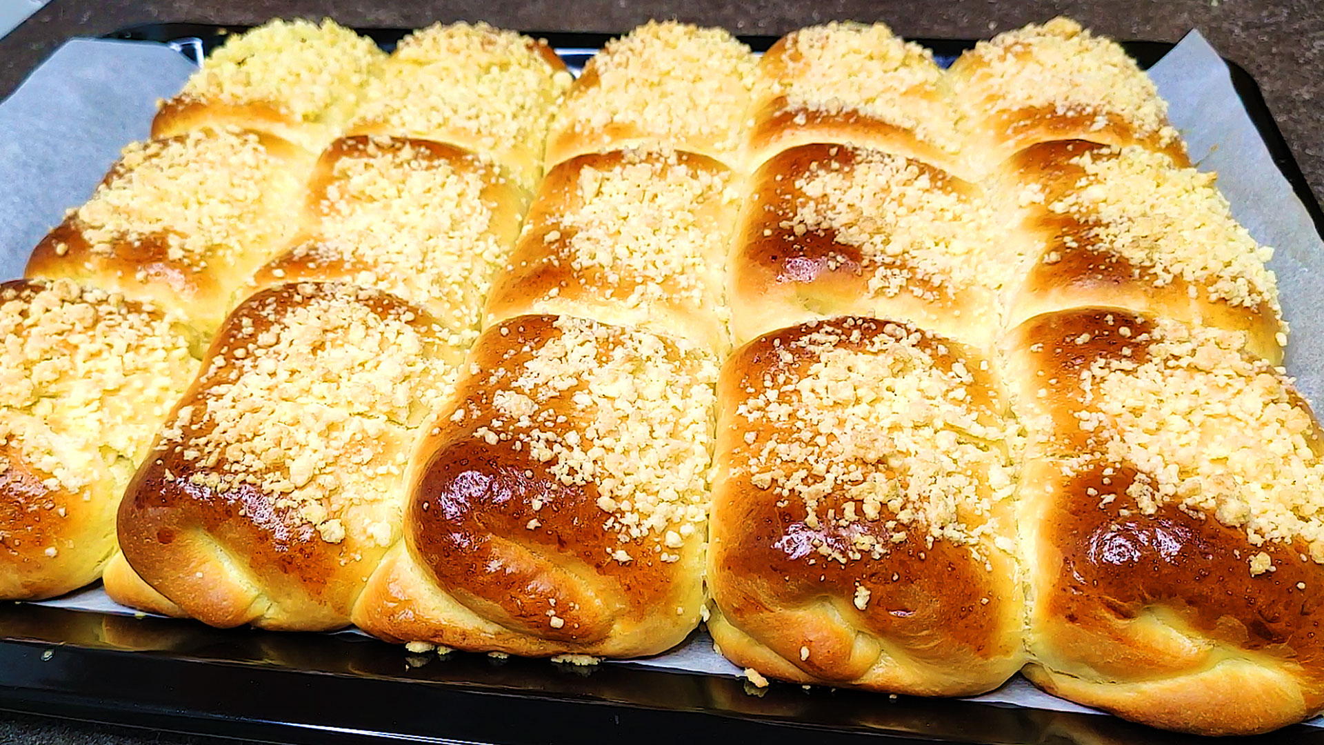 Пышные булочки. Как быстро приготовить булочки. Как быстро приготовить булочки. Булочки из дрожжевого теста. Булочки домашние сладкие.