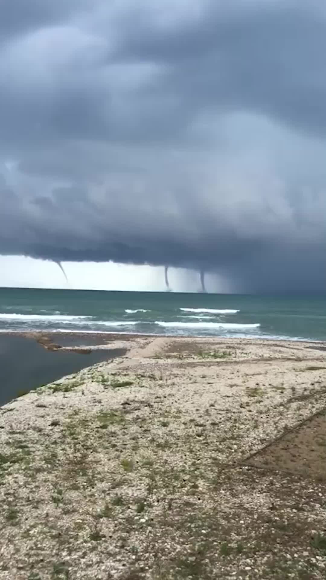 смерч в черном море