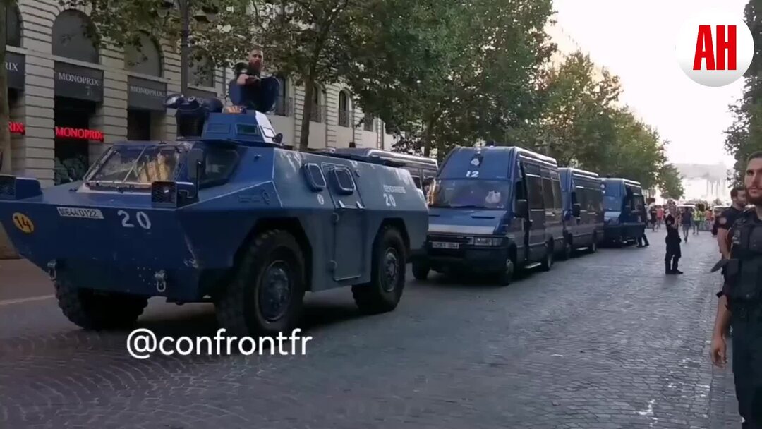 Торжественный парад в марселе. Первомай во франции. Праздничное шествие. Парад на елисейских полях. Парад в честь взятия бастилии.