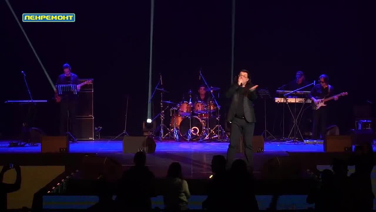 Концерт корнелюк санкт. Концерт майота в питере 2023. Игорь корнелюк журналист. Игорь корнелюк журналист. Игорь корнелюк 9 мая спб.