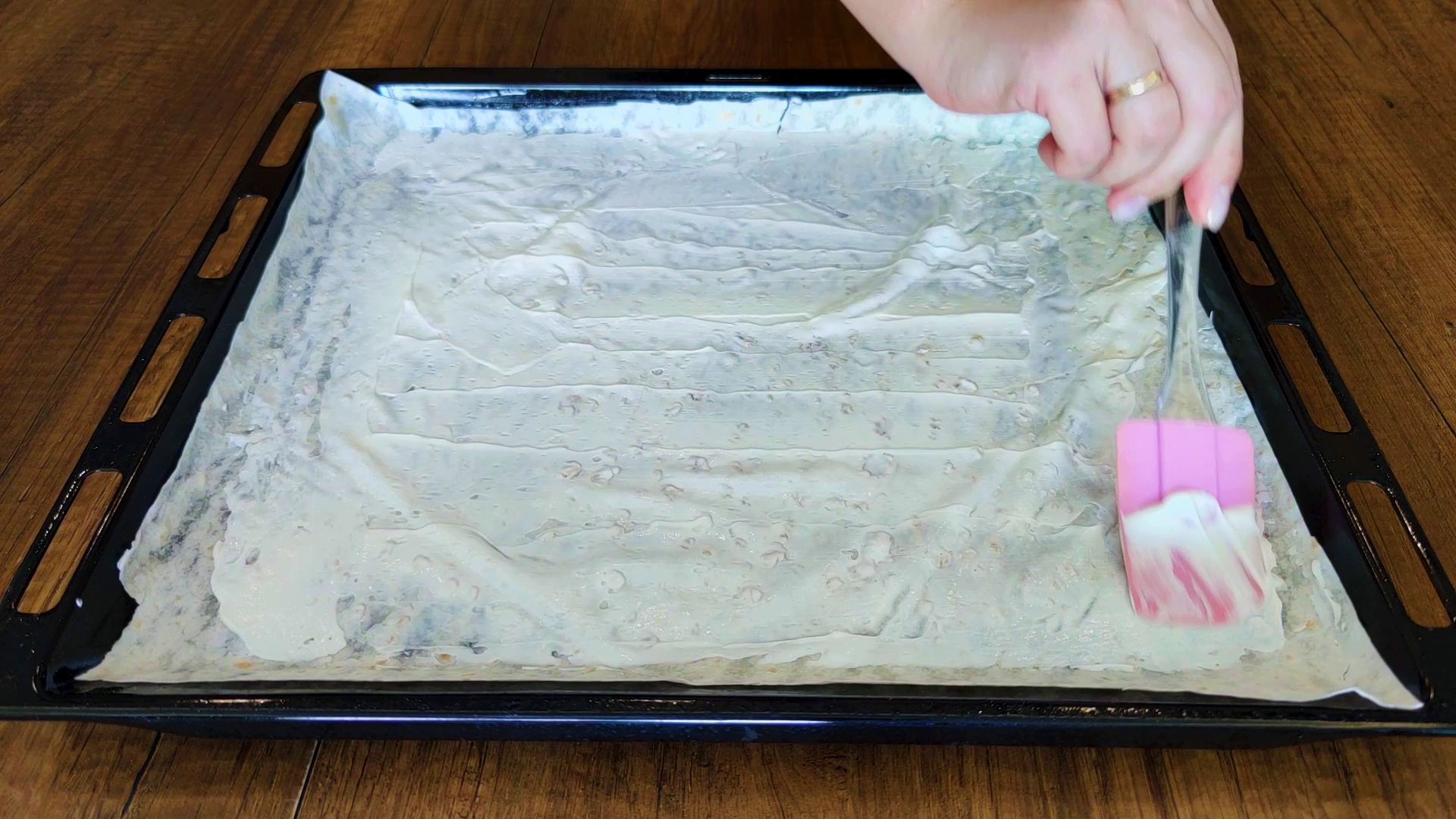 Изделия из дрожжевого теста замороженного. Как работать с замороженным тестом. Как работать с замороженным тестом. Тесто морозко дрожжевое состав. Как работать с замороженным тестом.