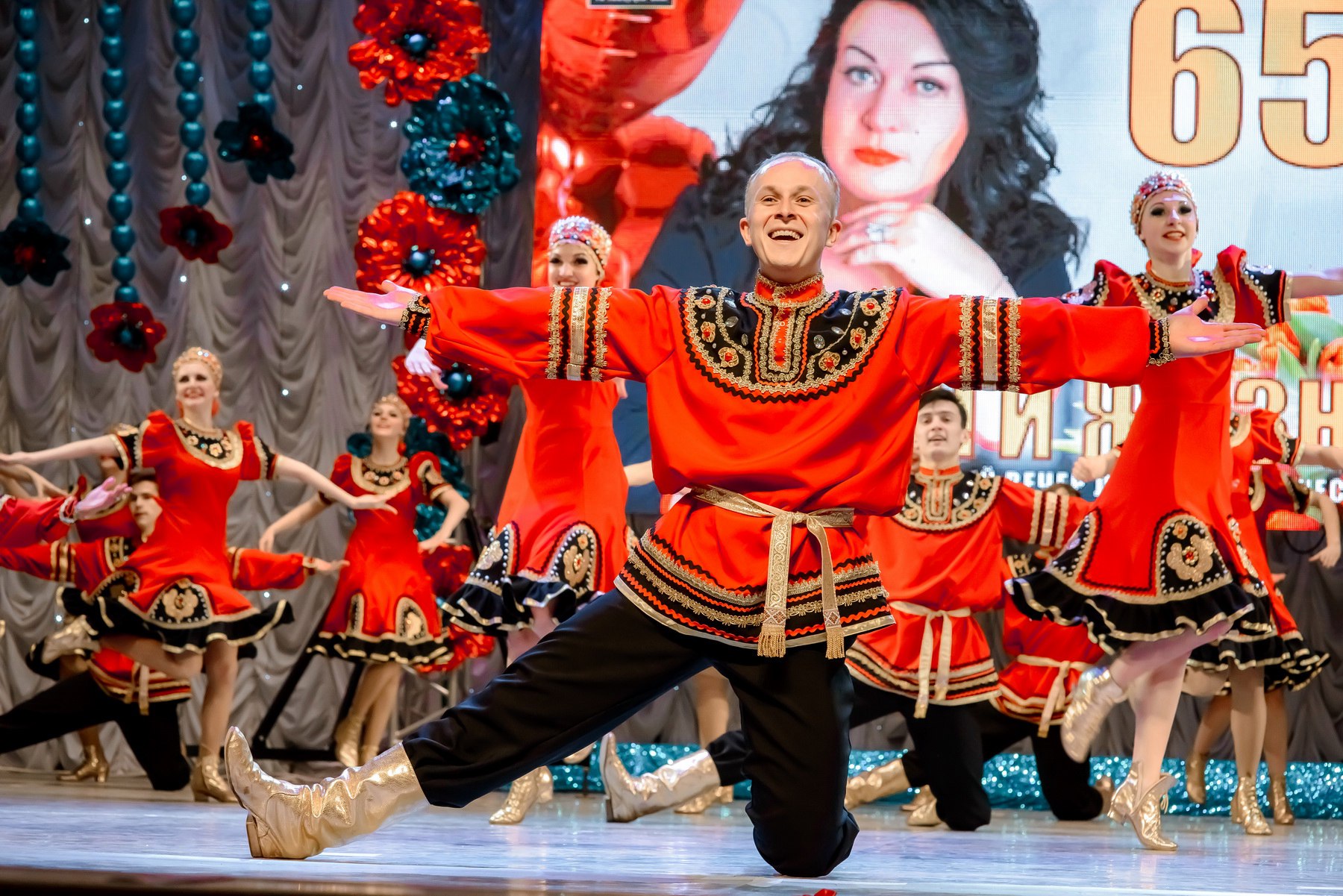 Танец здравствуйте. Детские танцевальные коллективы. Viva Dance Омск. Viva ансамбль.