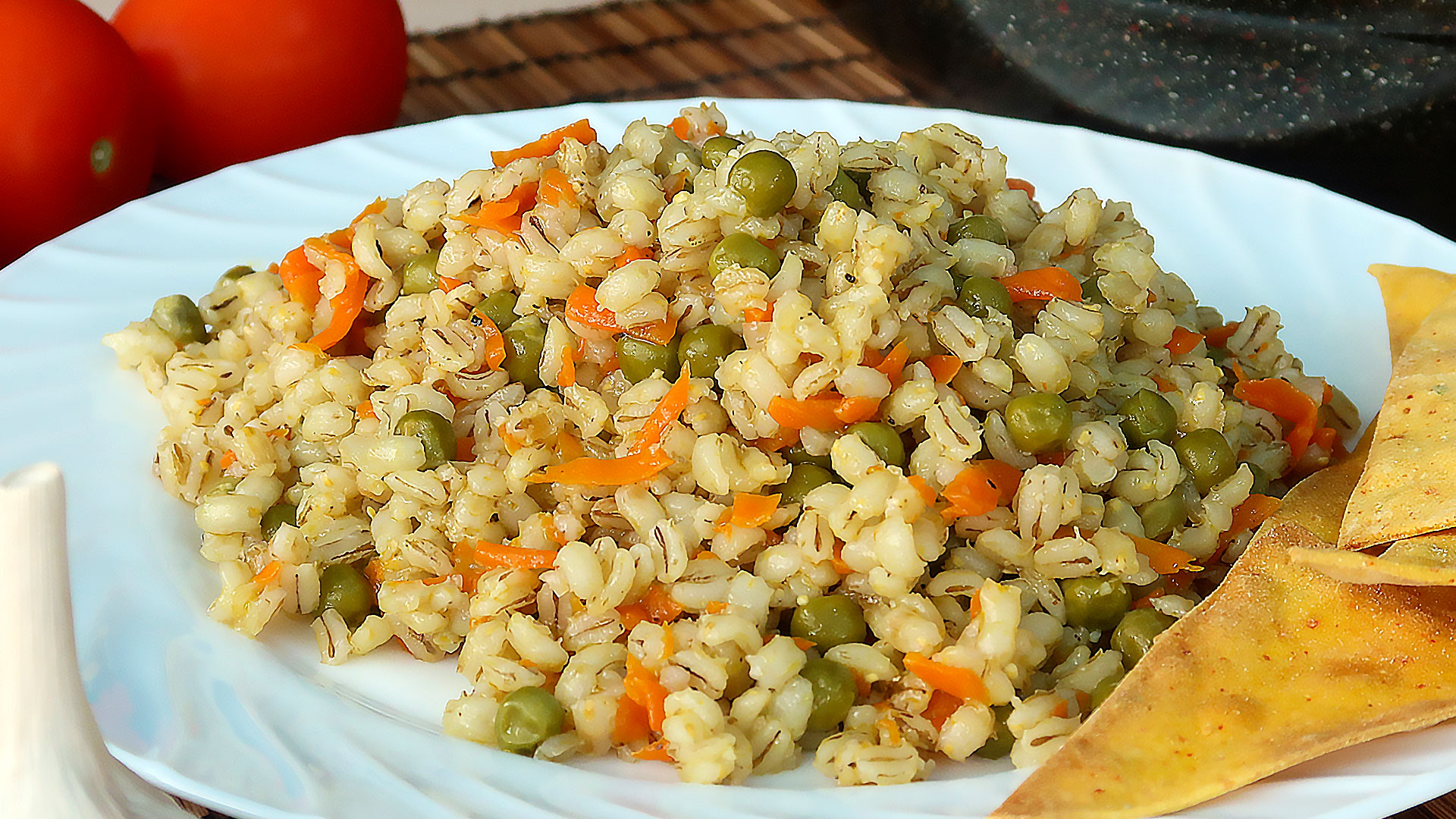 Перловка с овощами. Вкусная перловая каша с овощами. Постная перловая каша с овощами. Перловка на гарнир.