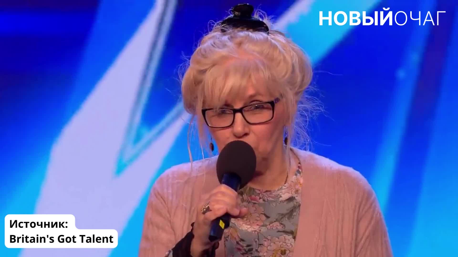 Выступление бабушки дженни жюри смеялось. Эффектный образ на выступление вокал. 68-летняя женщина спела старый хит. Евровидение певицы в платьях. Женщина поет минск.