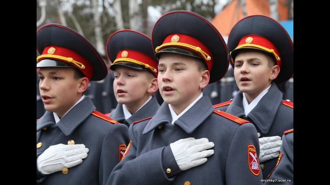Кадет картинка. Кадеты суворовцы. Кадеты Суворовского училища. Петергофское кадетское училище