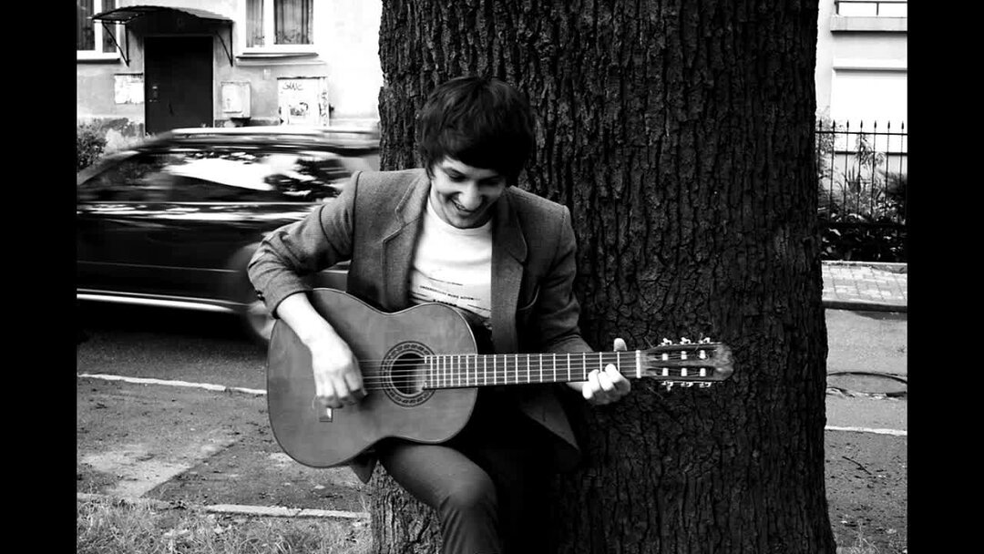 Дворовые исполнители. Советская молодежь с гитарой. Дворовые исполнители. Дворовые исполнители. Песня дворовые.