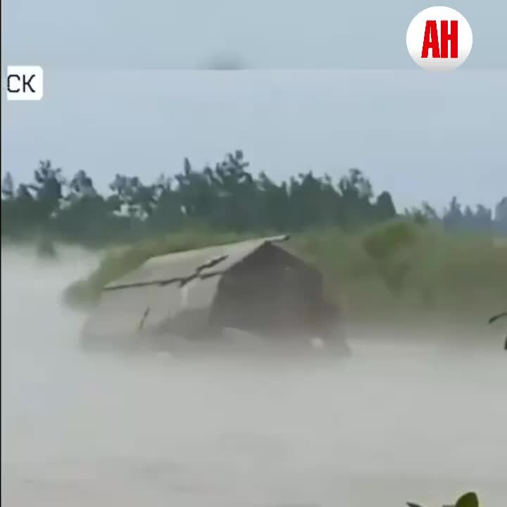 Три дождя иркутск. Наводнение. Наводнение в Иркутской области. Дом у реки. Наводнение в Иркутской области 2023.