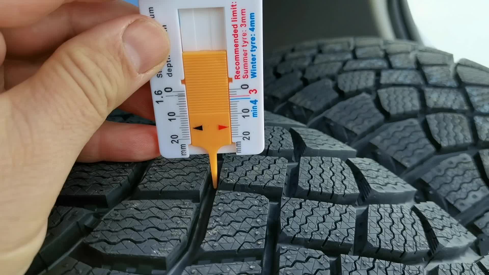 Зимние липучки форум. Зимняя резина Максис липучка. Липучка Максис 13. Maxxis Premitra Ice 5. Герметик липучка 90 годы.