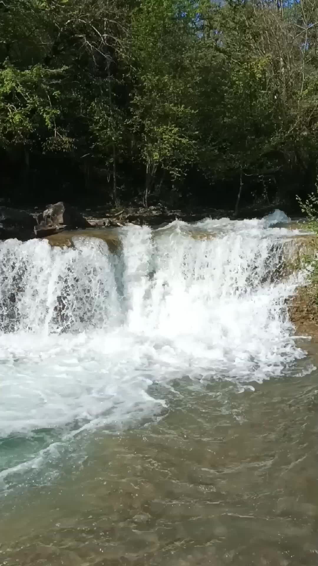 Водопад чаша любви