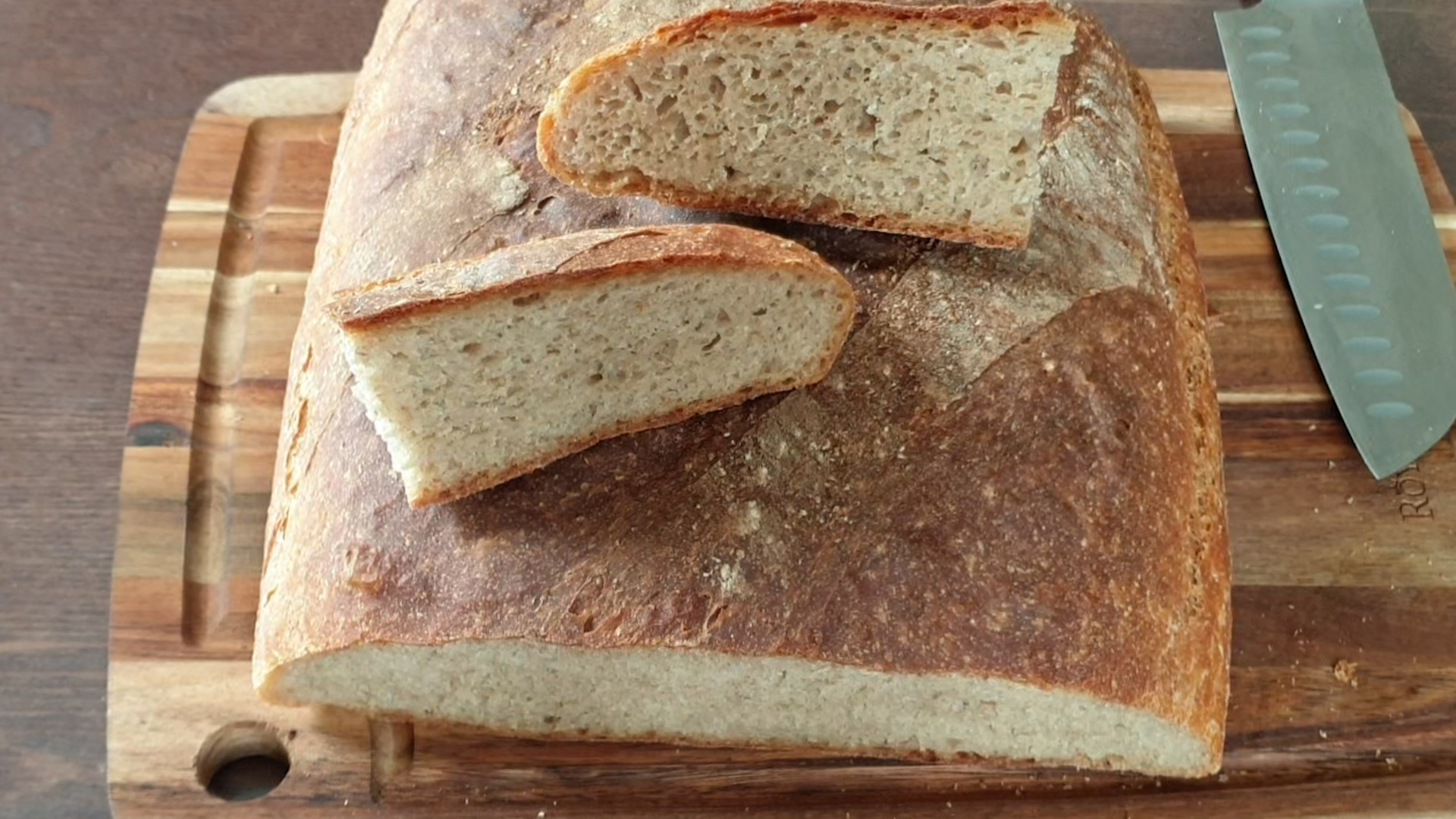 Полезнее ржаной или пшеничный. Пшенично-ржаной хлеб. Хлеб с отрубями. Хлеб целебный. Мука ржаная с отрубями.