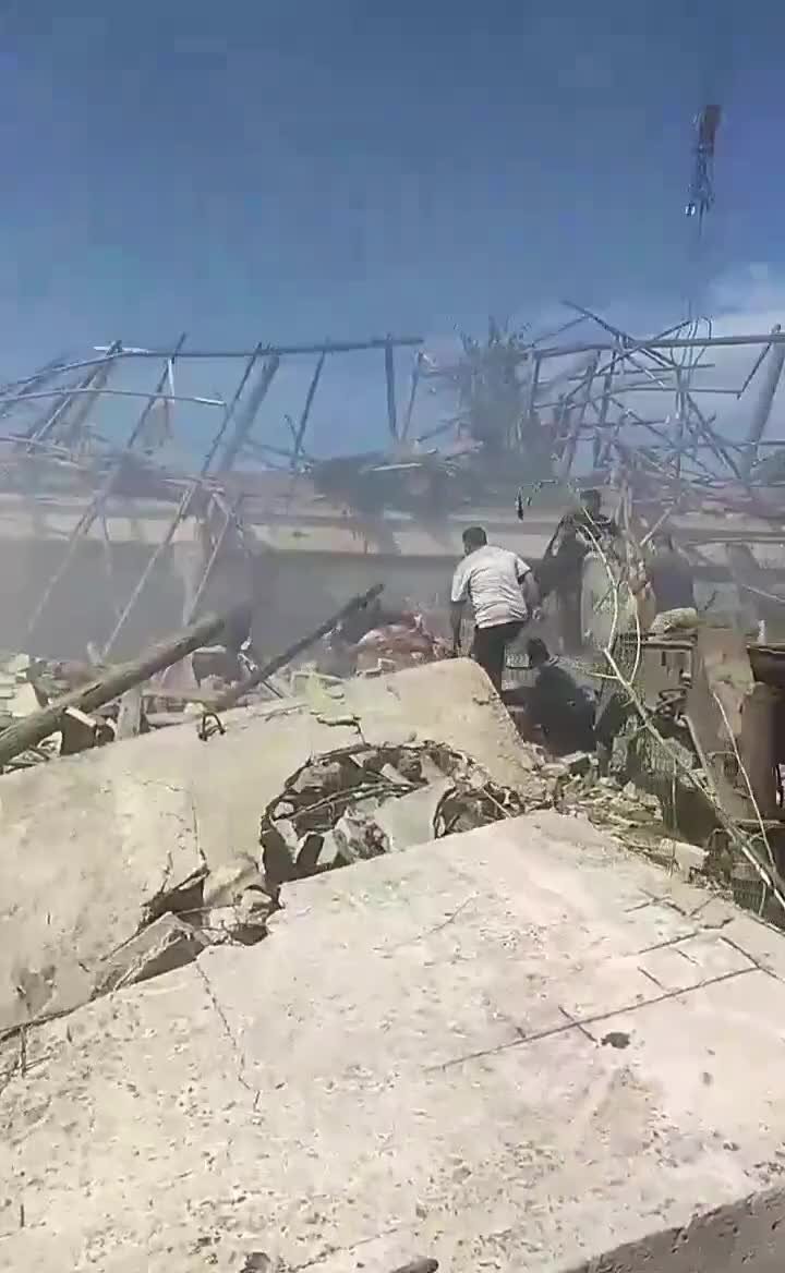 луганск 2022. украинская с300 снаряды. ракеты по тц в кременчуге. разгромленное село в украине. полтава военный аэродром.