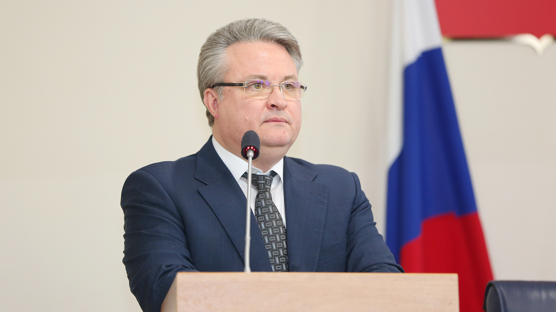 машанов воронежская администрация. александр гусев и вадим кстенин. кстенин михаил петрович. губернатор воронежской области гусев вручает. губернатор города воронежа.