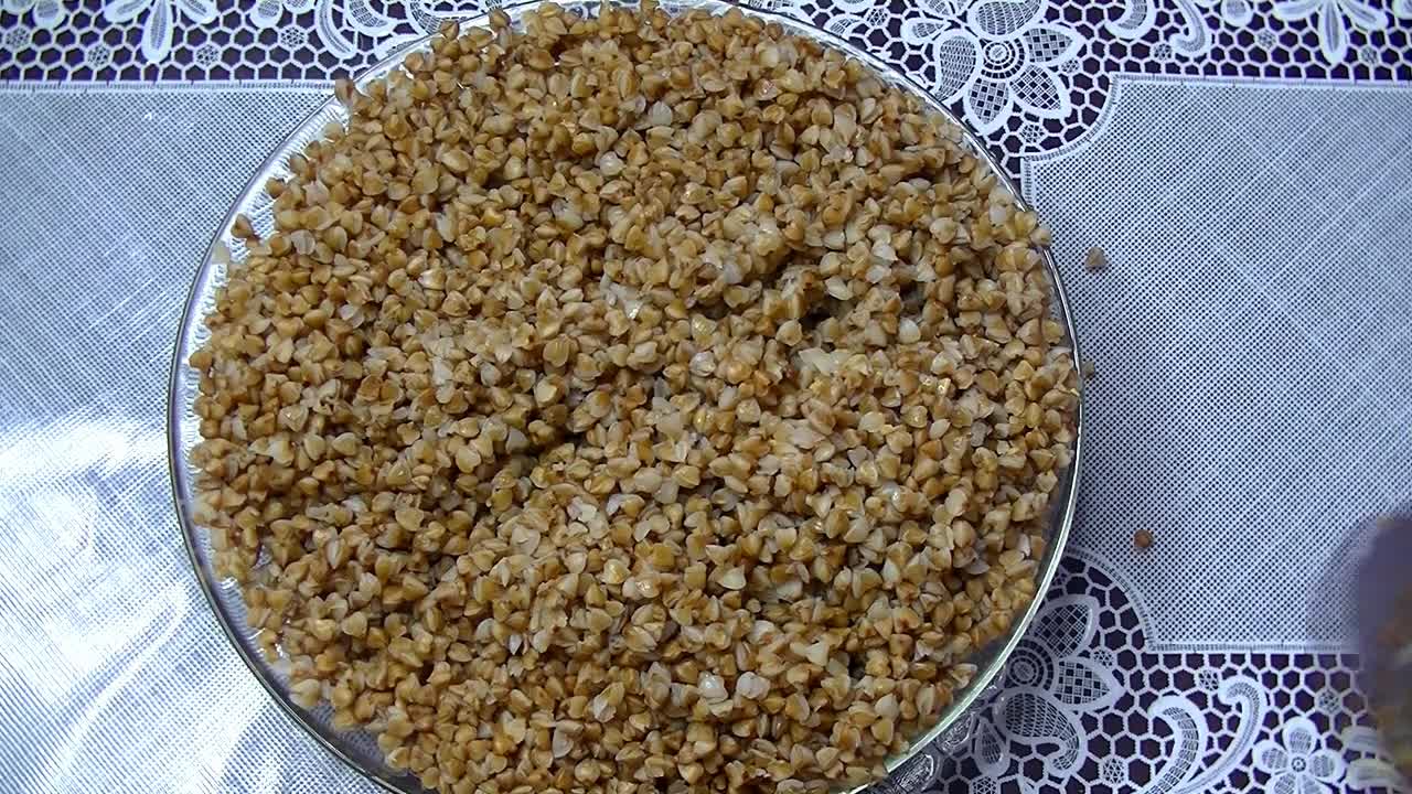 Гречка на воде без соли. Гречка на воде без соли. Каша для щитовидной железы с куркумой морской капустой и гречкой. Гречневая каша на воде калорийность. Гречка на воде без соли.
