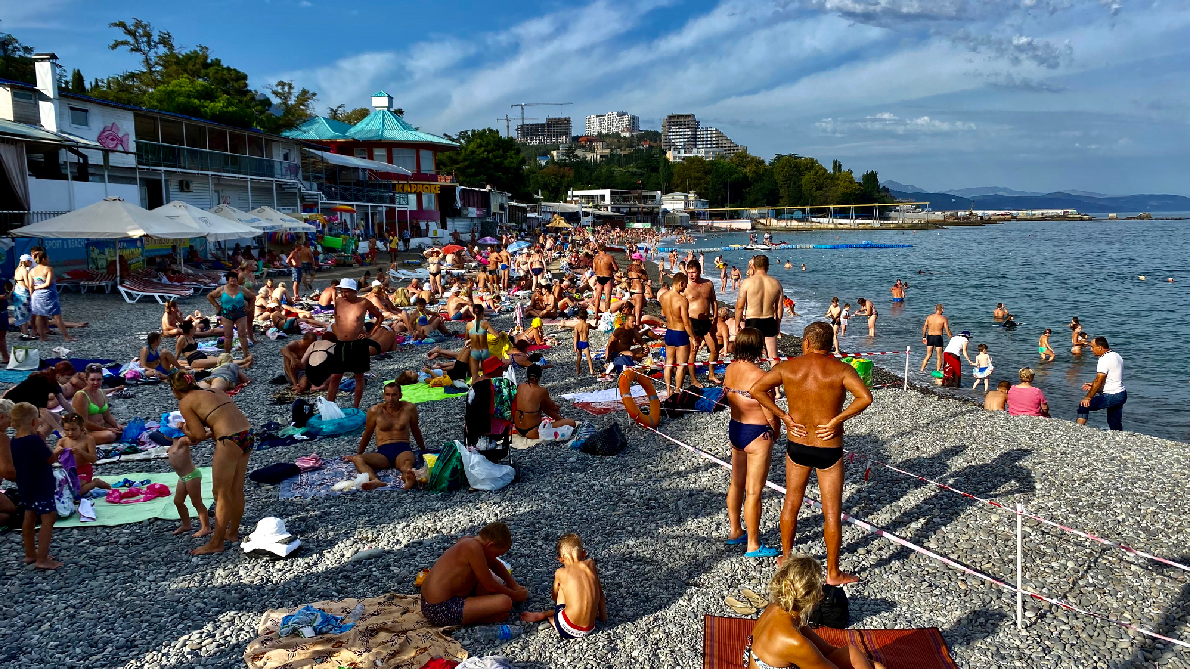 Сколько отдыхающих в крыму сейчас. Алушта. Обстановка в Алуште. Счастливого отдыха в Алуште.