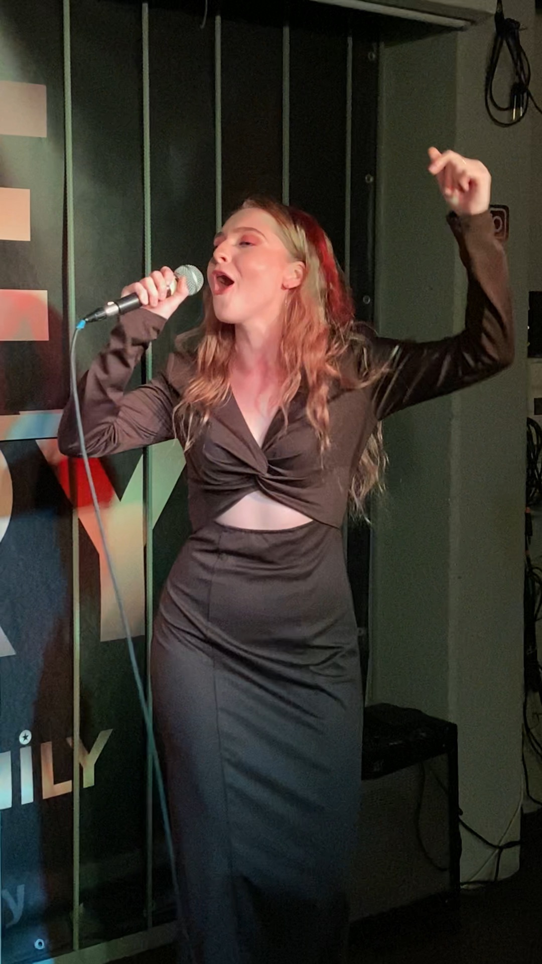 ждун приколы. жду чуда кто поет. ант 25/17. не ждем чуда чудите сами. позитивные картинки.