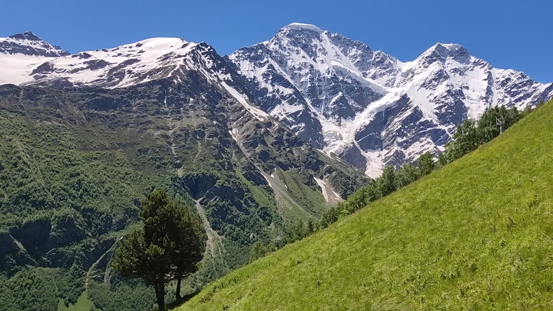 кавказ приэльбрусье. поляна чегет приэльбрусье летом. чегет приэльбрусье. терскол кабардино-балкария. лес и горы кабардино балкария.