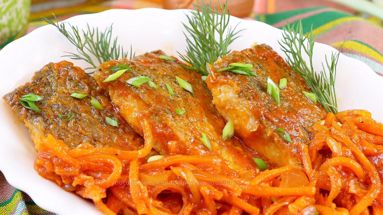 Приготовление рыбы под маринадом. Минтай под маринадом классический. Филе минтая в духовке с морковью и луком. Минтай в маринаде с морковью. Рыба под маринадом из моркови.