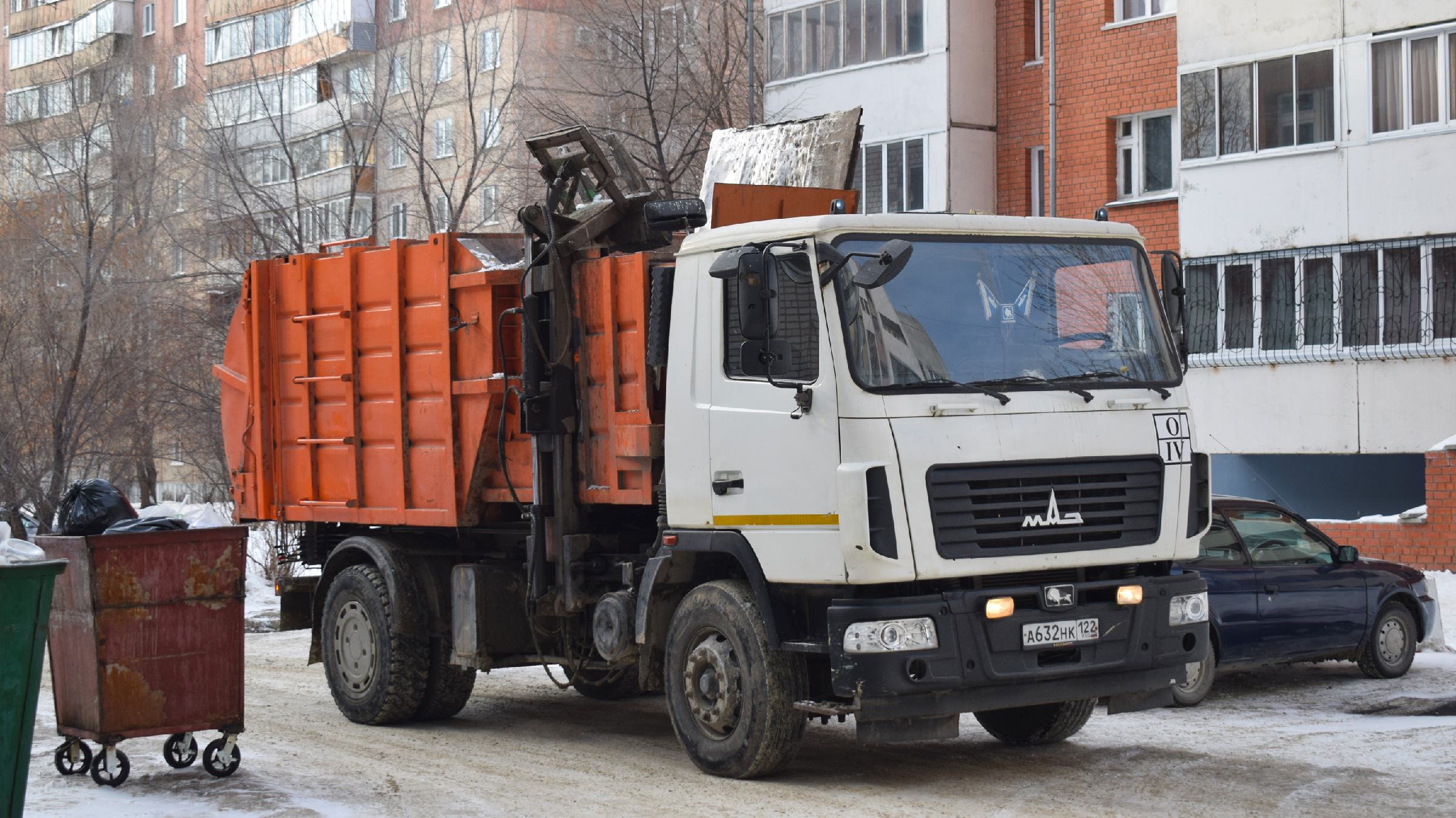 122 нк. Мусоровоз МК 4552 02. МАЗ 5340 мусоровоз. Мкм-2 мусоровоз. Оранжевый белый мусоровоз МАЗ 5340.