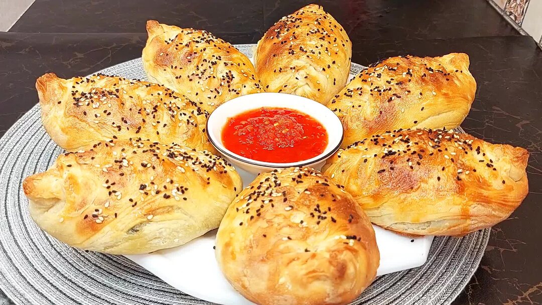 Самса с курицей. Самса пармуда. Самбуса. Самса слоеная узбекская. Самса томчи.