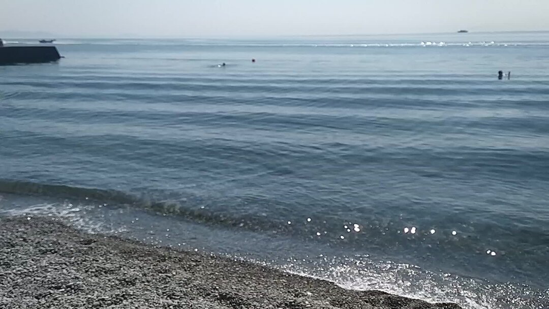 Температура черного моря алушта. Алушта море. Алушта пляж в июле. Лебедев море Алушта. Июль море.