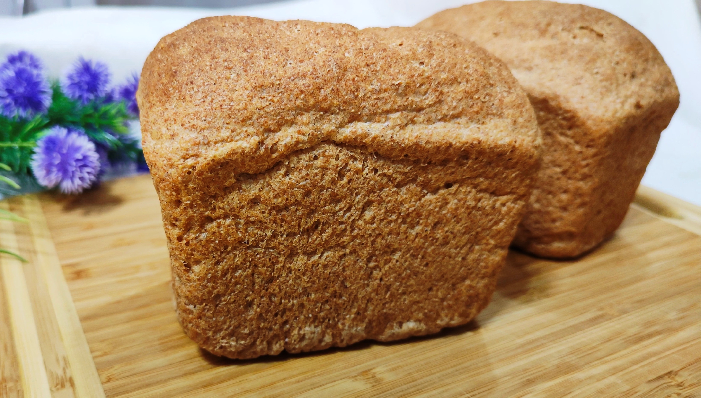 Хлеб из цельнозерновой муки на кефире
